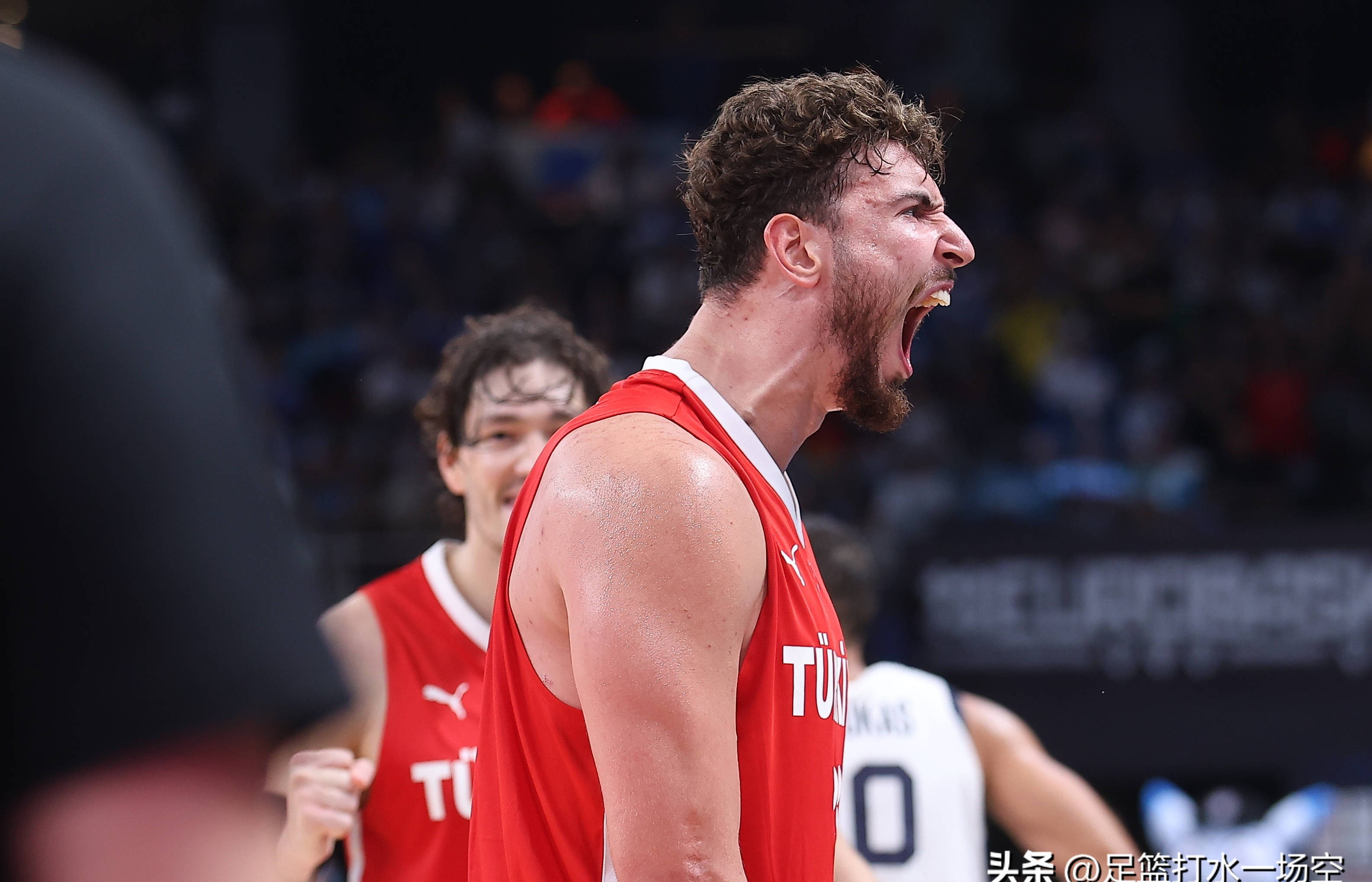 莱昂纳德状态回暖，助力球队迎来胜利的简单介绍