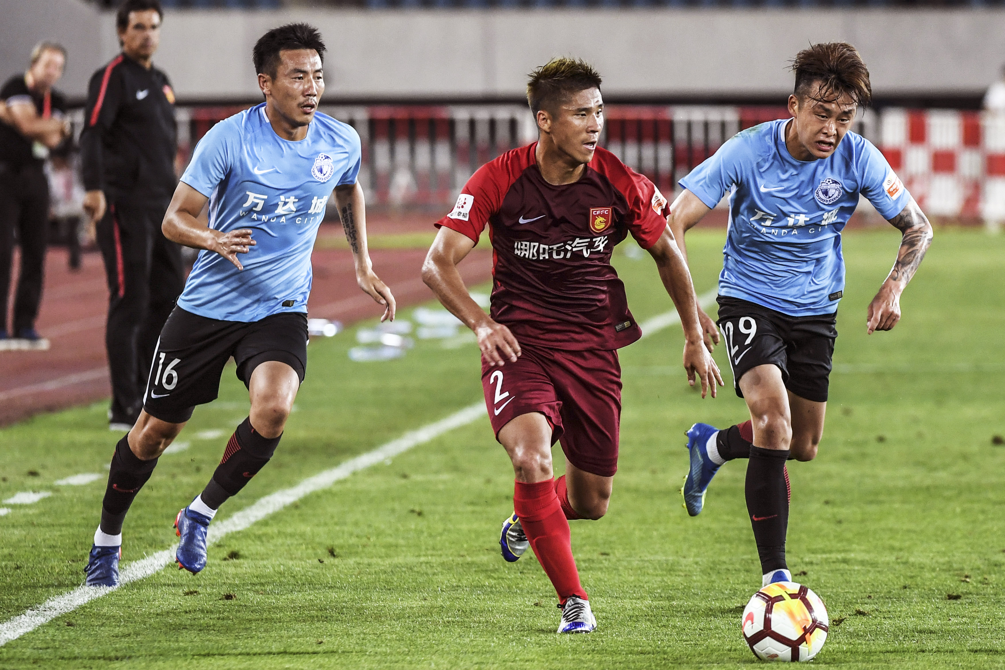 关于大连一方失分惨痛，中超保级前路坎坷的信息