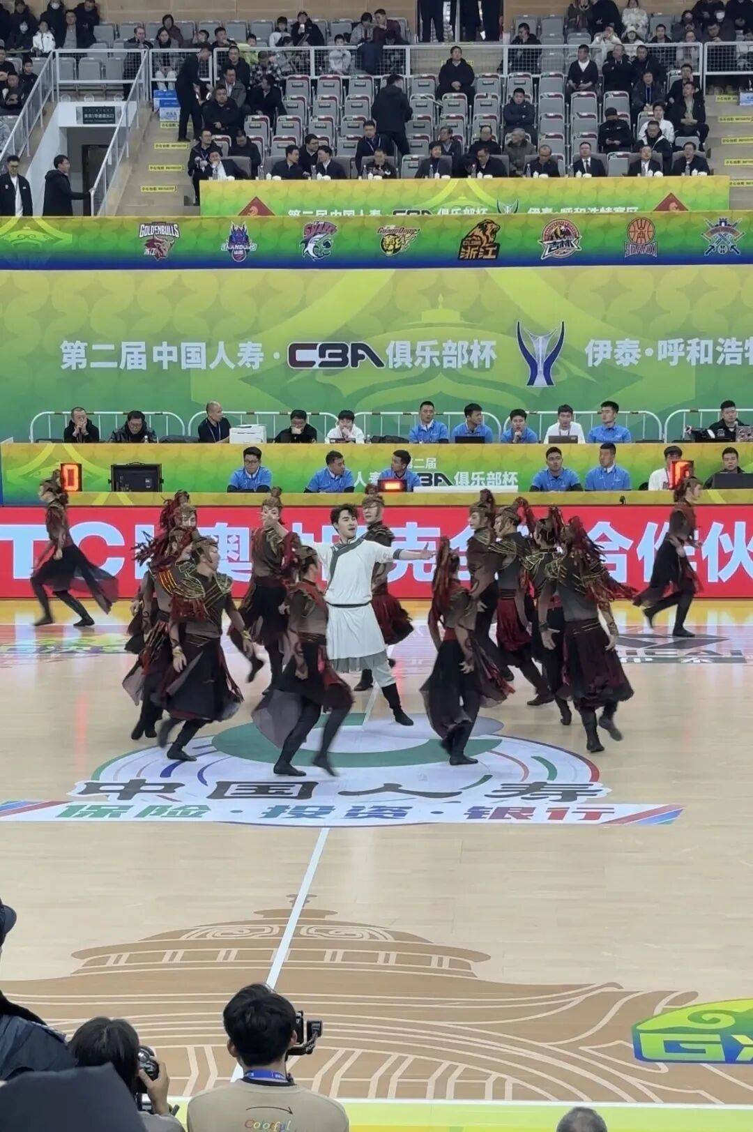 包含众球队集结战场,篮球职业联赛激情开启的词条 包含众球队集结战场,篮球职业联赛激情开启的词条